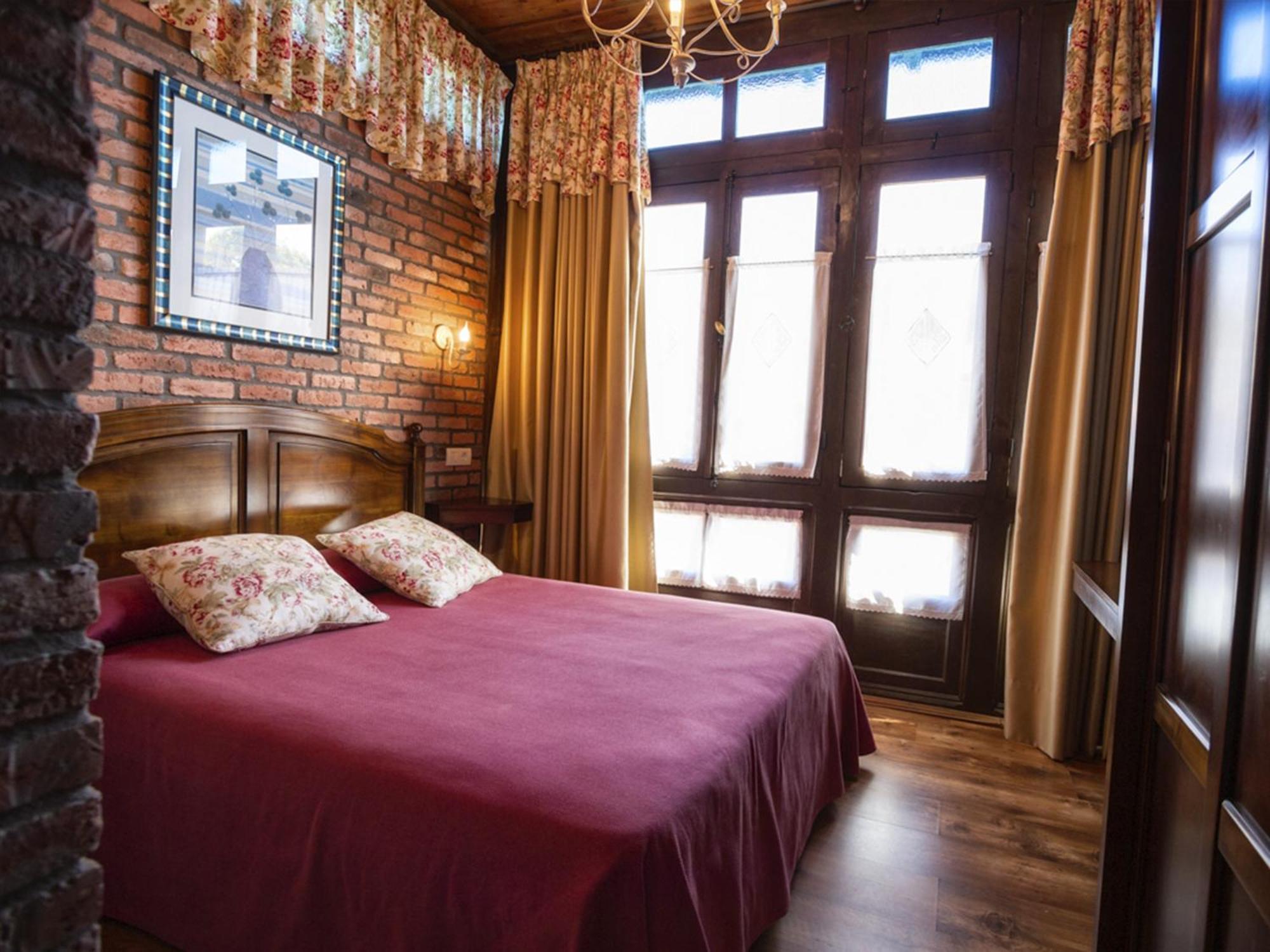 La Casona De Sobrepiedra Hotell Exteriör bild