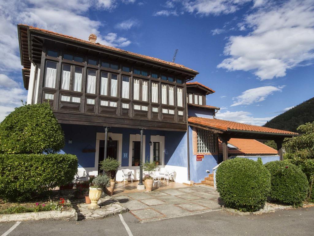 La Casona De Sobrepiedra Hotell Exteriör bild